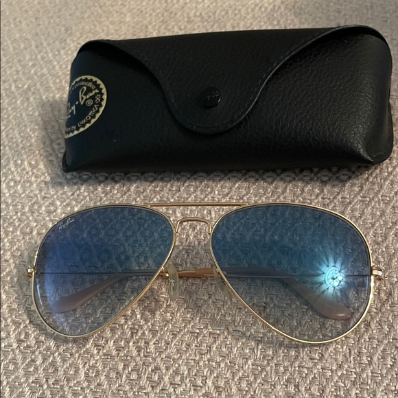 Ray-Ban Gold Frame with Blue Lenses Aviator Sunglasses - Picture 1 of 7